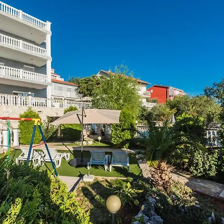 Mit Privater Terrasse Und Meerblick Apartman Crikvenica