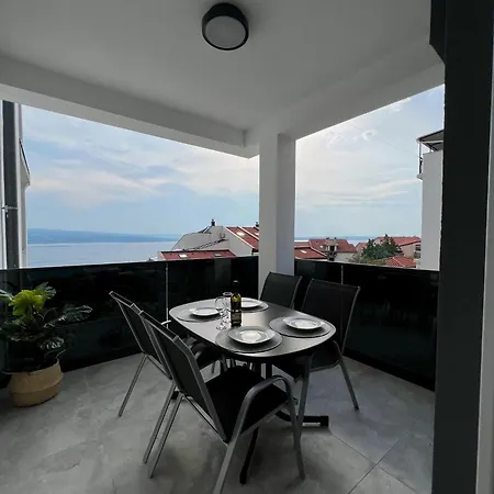 Mit Privater Terrasse Und Meerblick Apartman Crikvenica