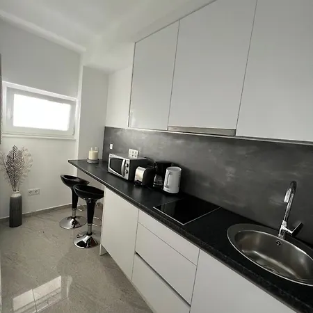 Mit Privater Terrasse Und Meerblick Apartman Crikvenica
