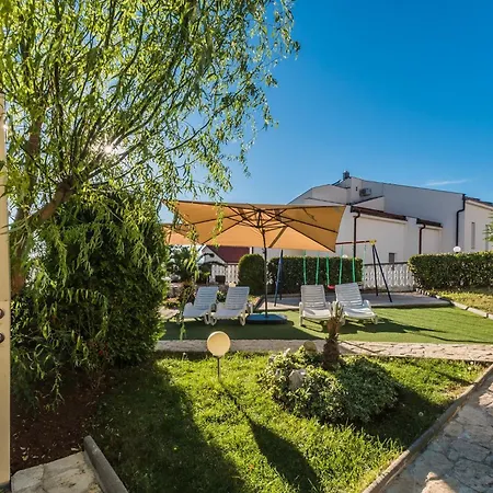 Mit Privater Terrasse Und Meerblick Apartment Crikvenica