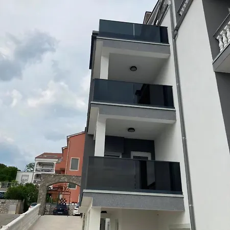 Apartment Mit Privater Terrasse Und Meerblick Crikvenica